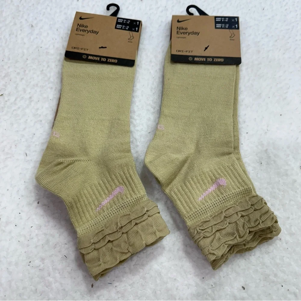 Women’s Nike Ruffle Socks